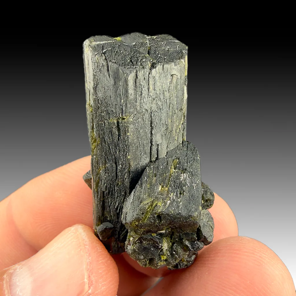 Epidote - image 1
