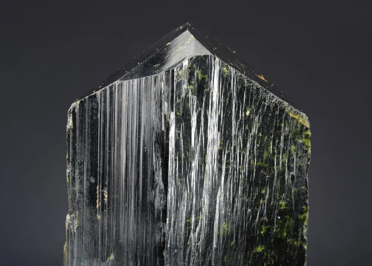 Epidote - image 1