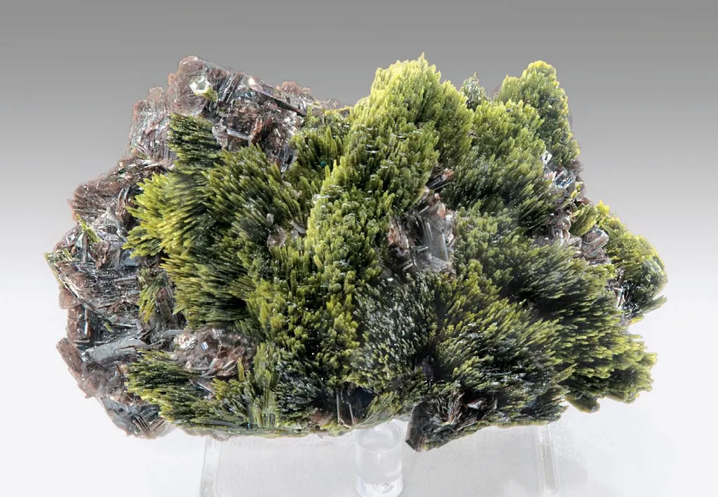 Epidote, Axinite-(Fe)