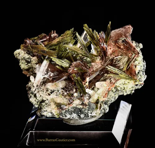 Epidote - Axinite - Quartz image