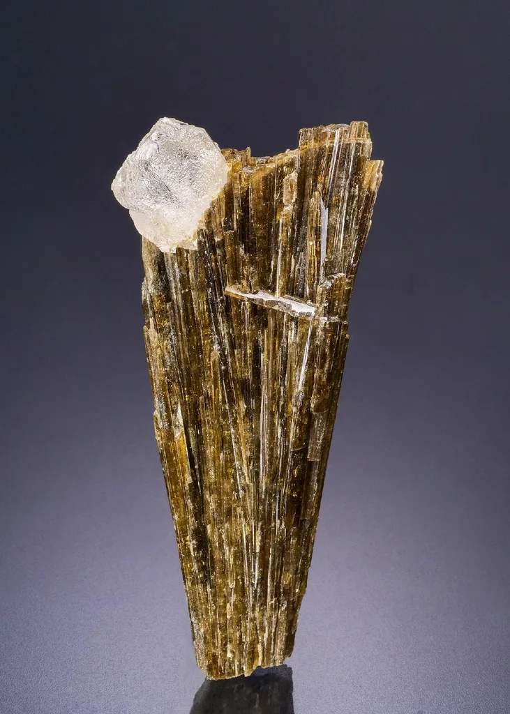 Epidote image