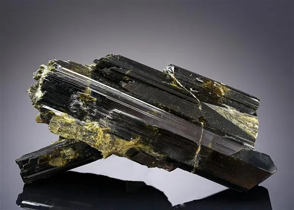 Epidote - image 1