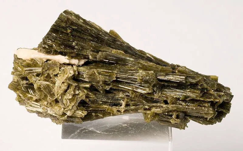 Epidote - image 2