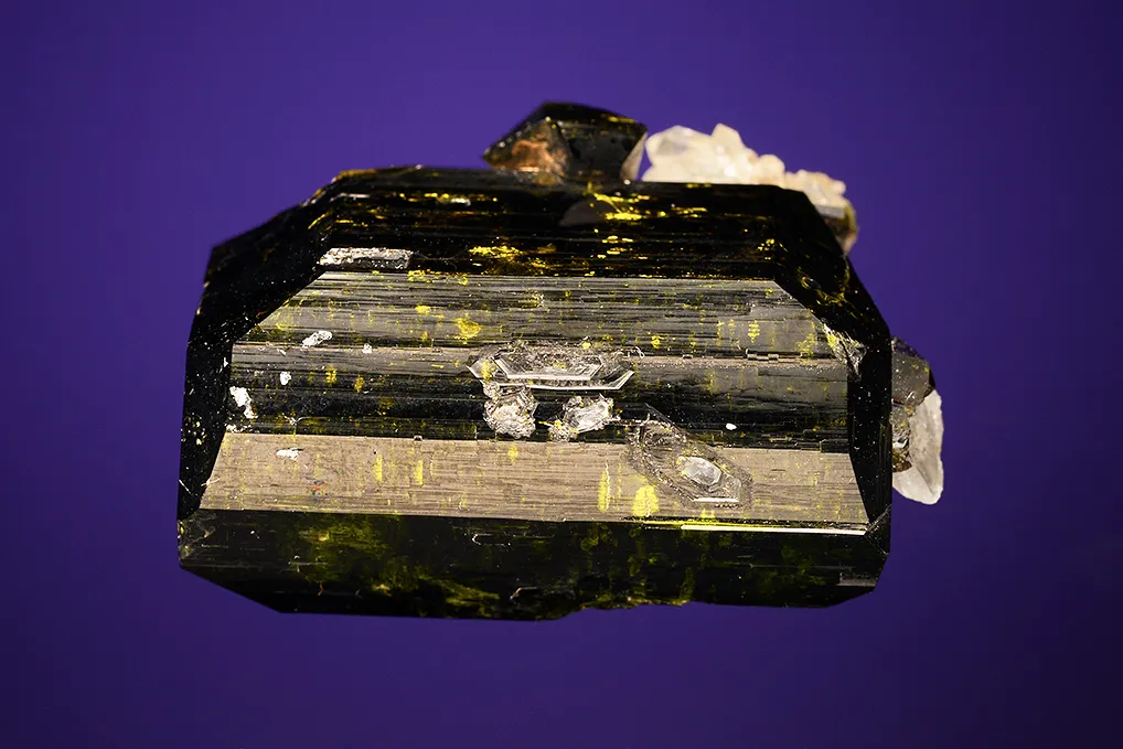 Epidote - image 3