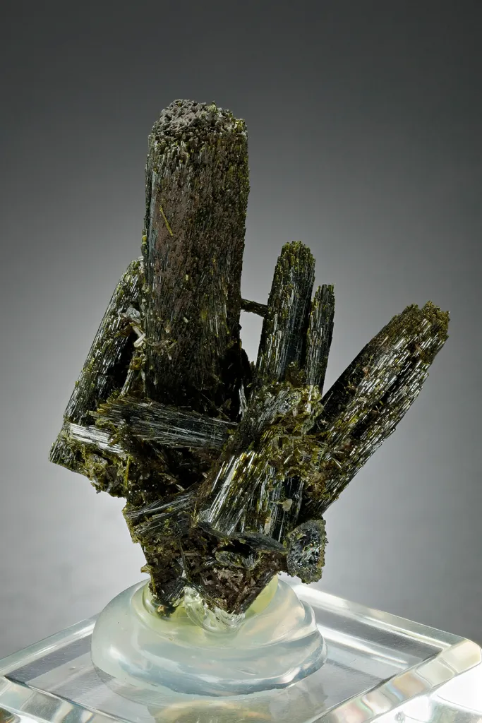 Epidote image
