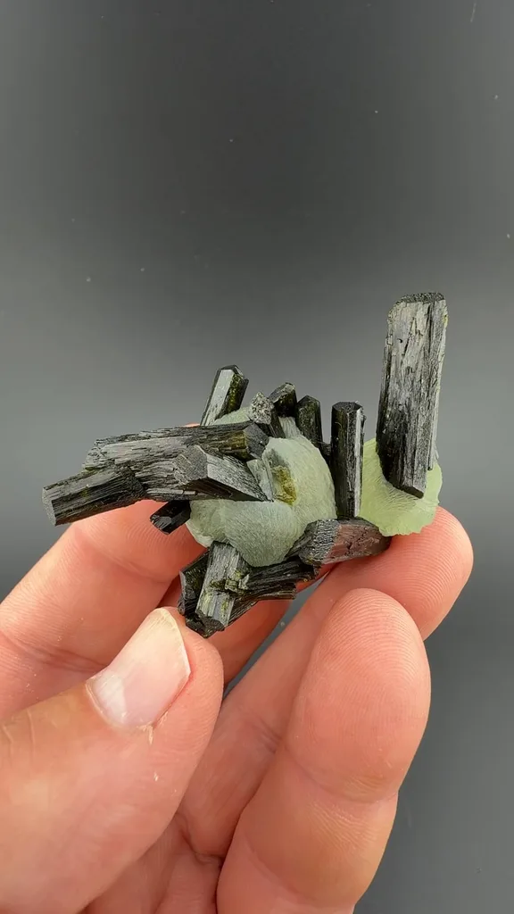Epidote from Bafoulabé Cercle, Kayes Region, Mali - image 2
