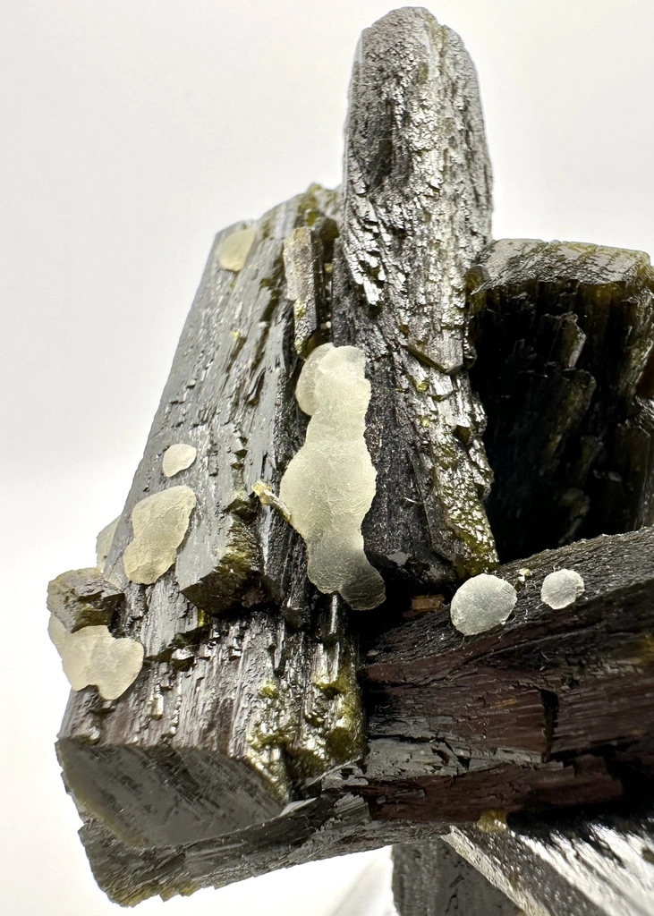 Epidote from Bafoulabé Cercle, Kayes Region, Mali - image 3