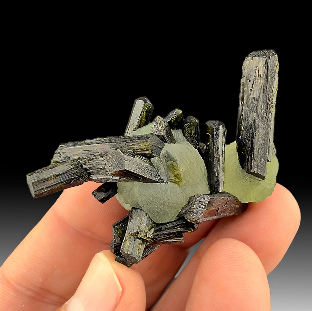 Epidote from Bafoulabé Cercle, Kayes Region, Mali - image 1