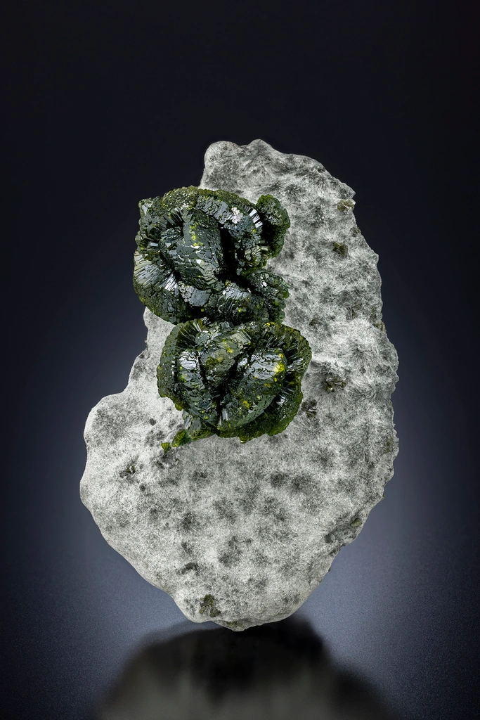 Epidote from Imilchil Caïdat, Imilchil Cercle, Midelt Province, Drâa-Tafilalet Region, Morocco image