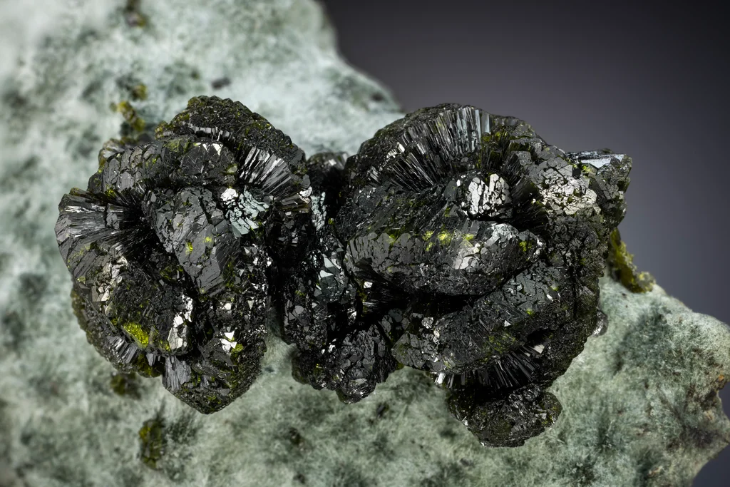 Epidote from Imilchil Caïdat, Imilchil Cercle, Midelt Province, Drâa-Tafilalet Region, Morocco - image 2