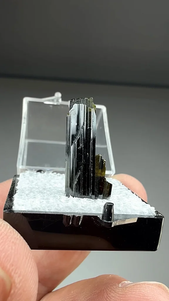 Epidote from Knappenwand, Salzburg, Austria - image 2