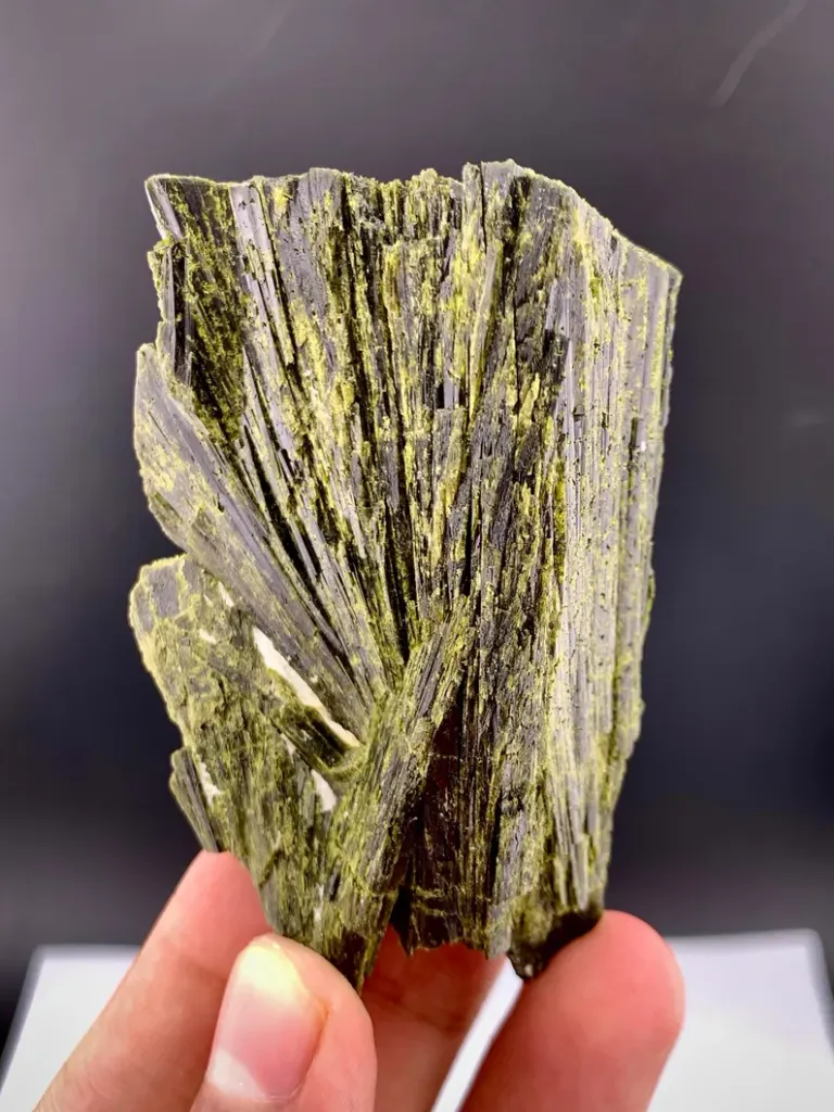 Epidote from Pakistan - image 5