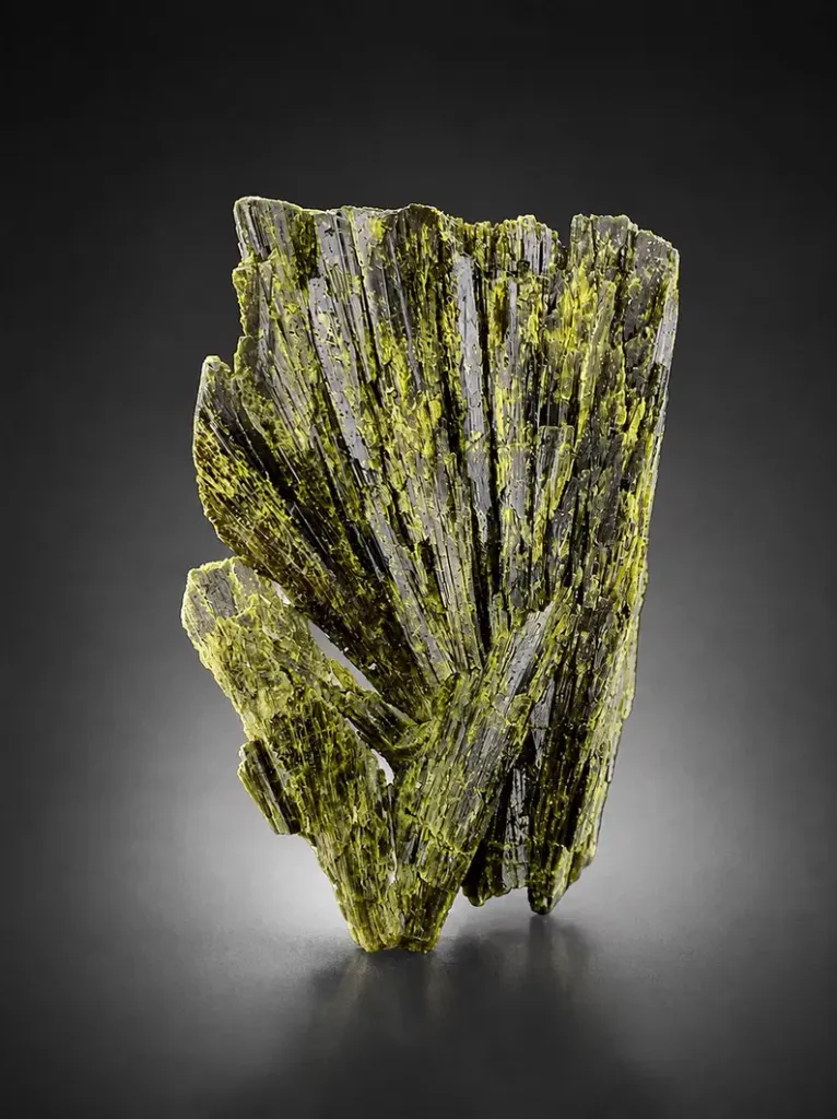 Epidote from Pakistan image