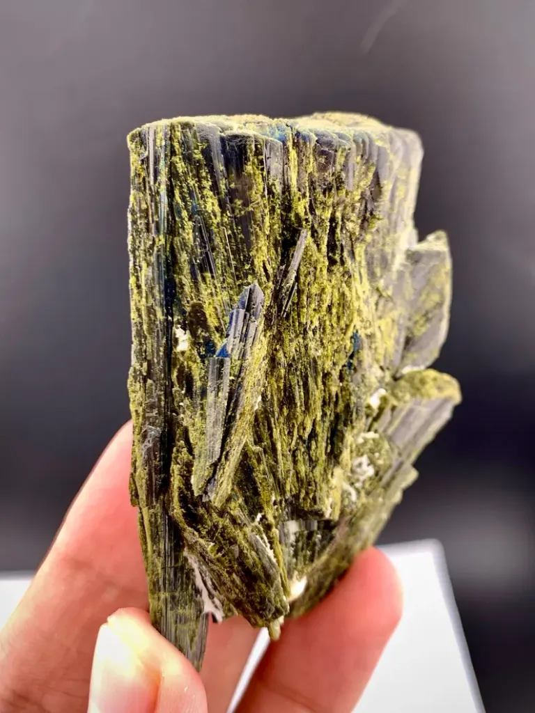 Epidote from Pakistan - image 8