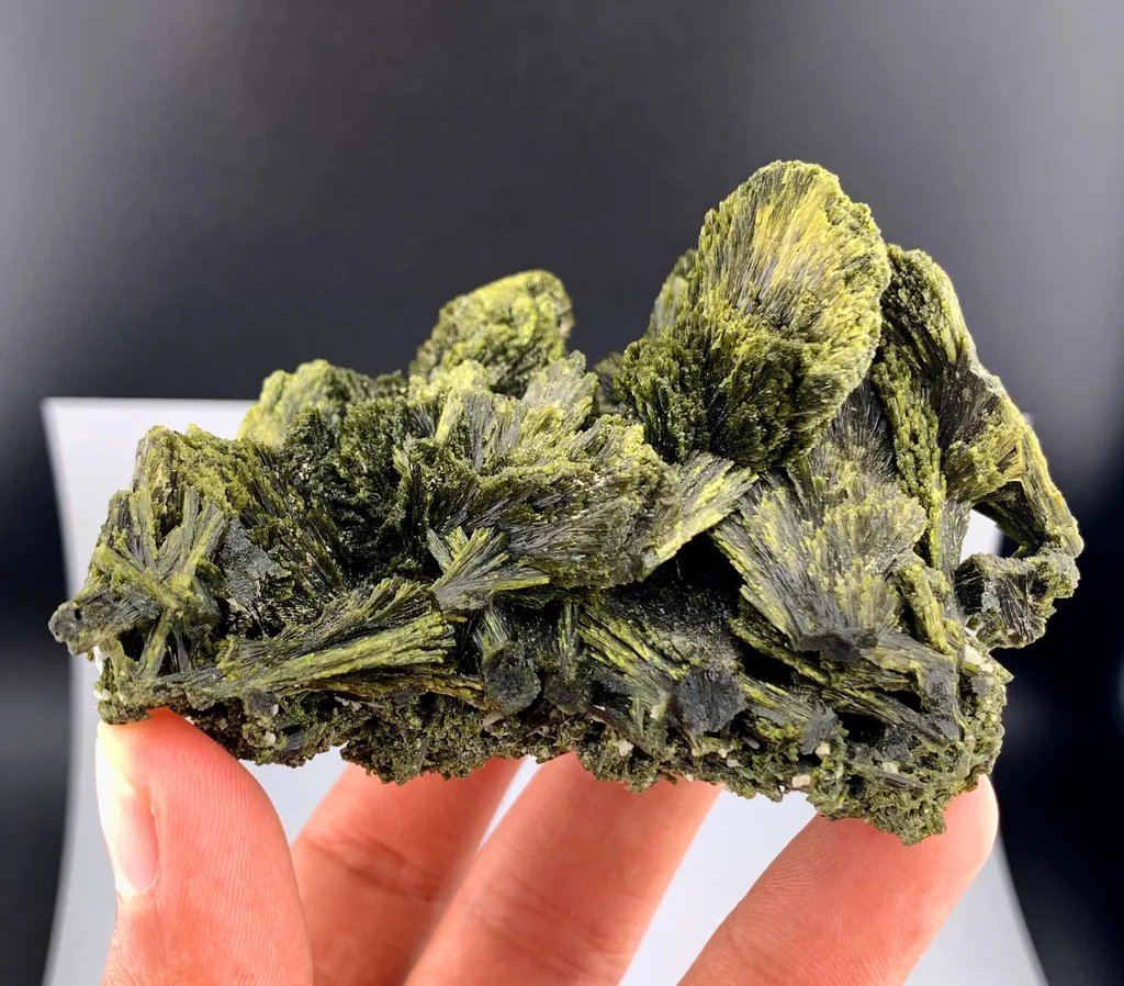 Epidote from Pakistan - image 7