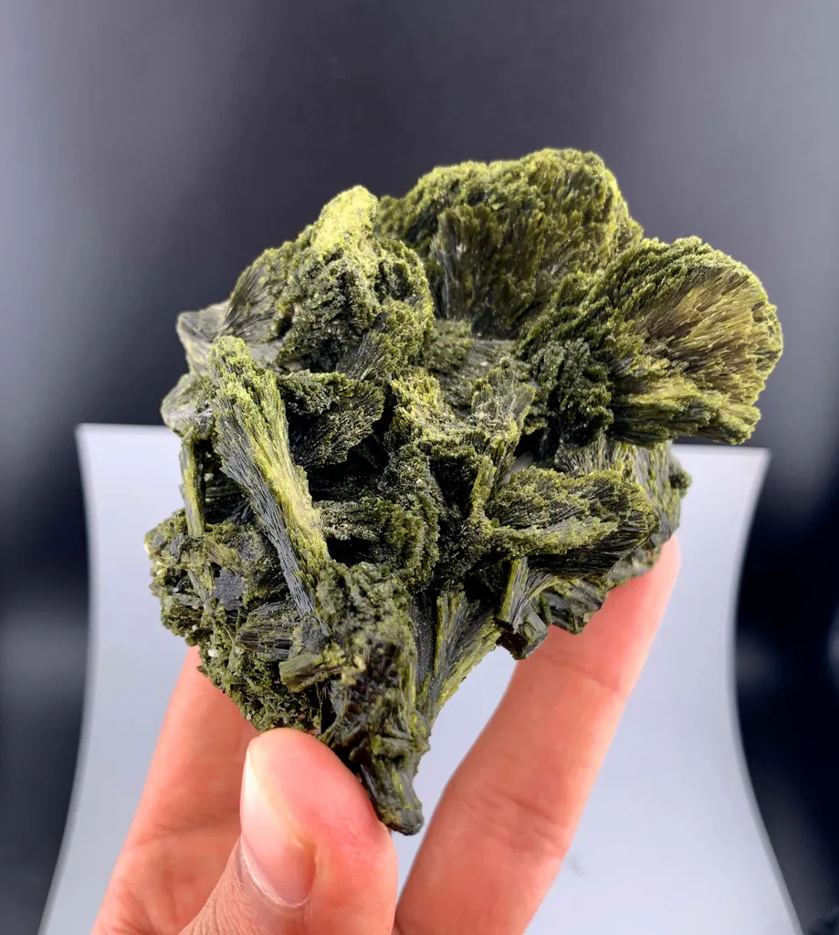 Epidote from Pakistan - image 5