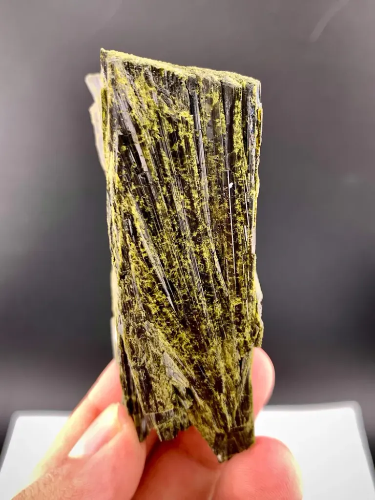 Epidote from Pakistan - image 7