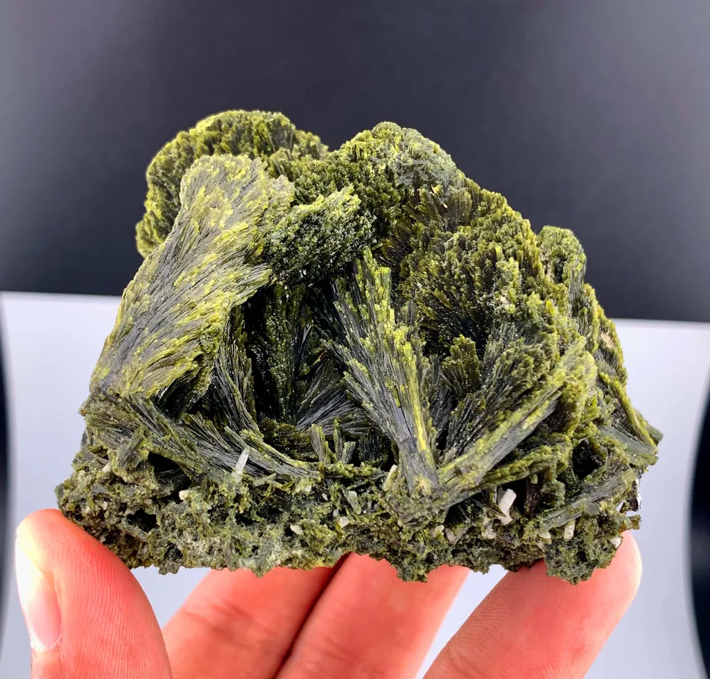 Epidote from Pakistan - image 10