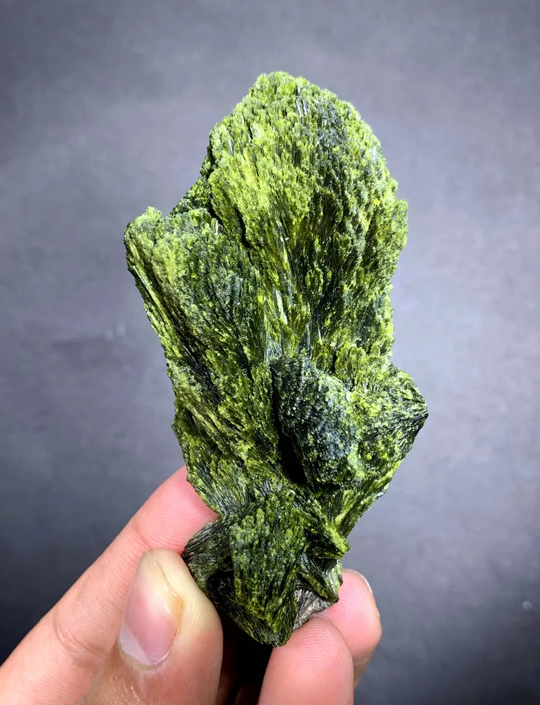 Epidote from Pakistan - image 3