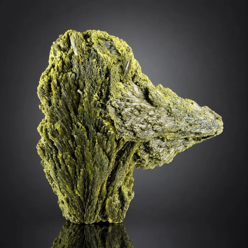 Epidote from Pakistan - image 3