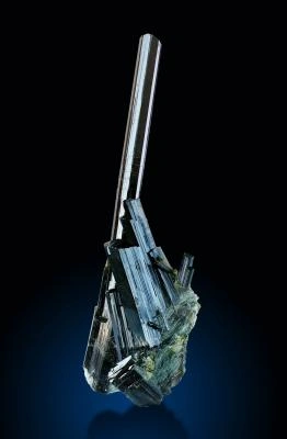 Epidote from Salzburg, Austria image