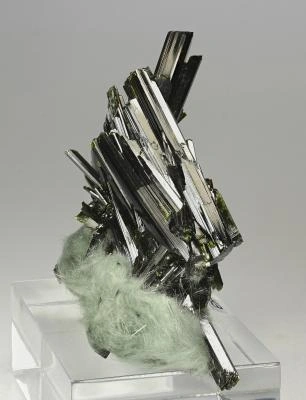 Epidote from Salzburg, Austria image