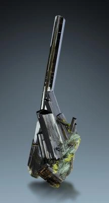 Epidote from Salzburg, Austria - image 2