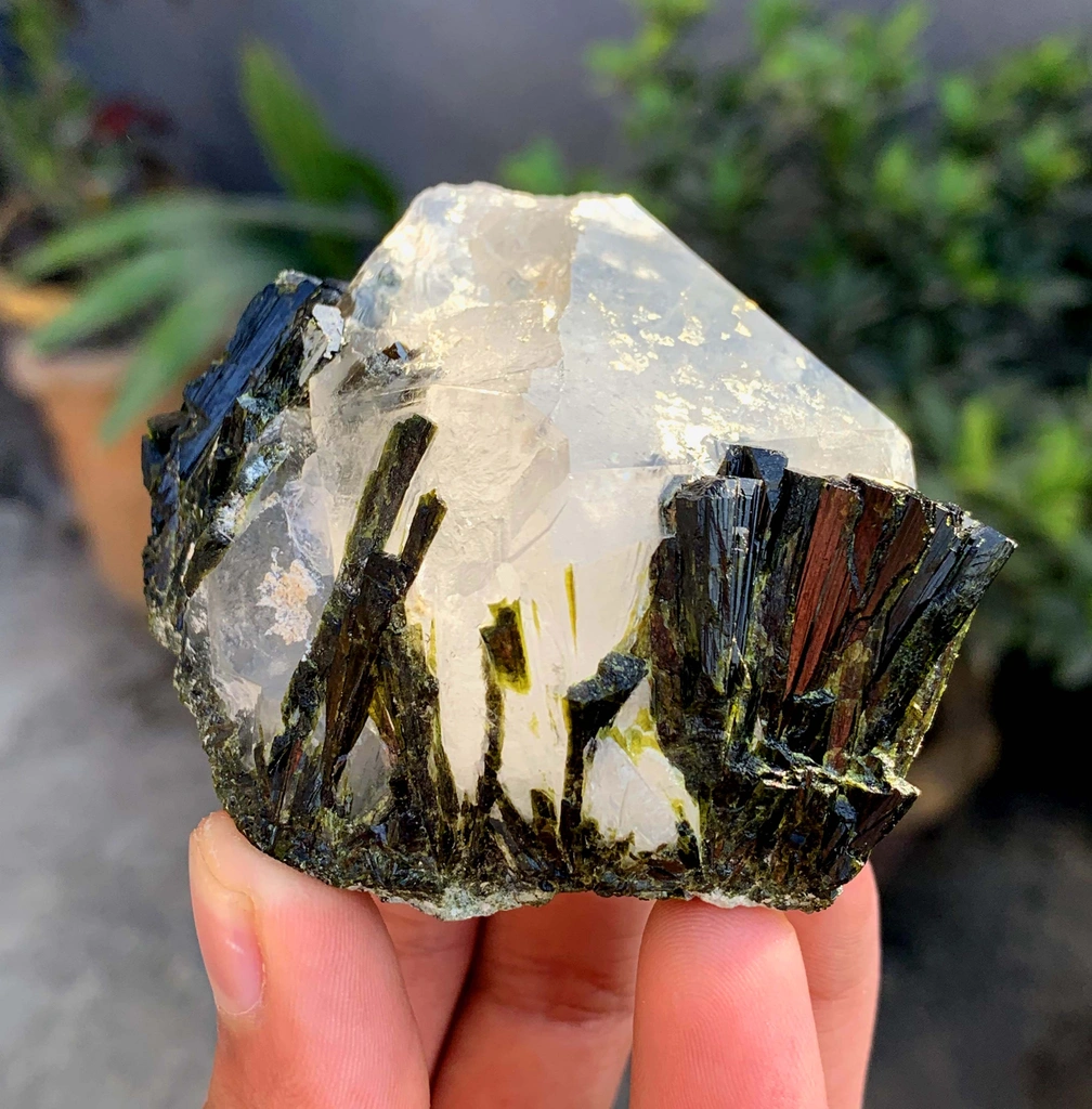 Epidote from Skardu District, Gilgit-Baltistan, Pakistan - image 4