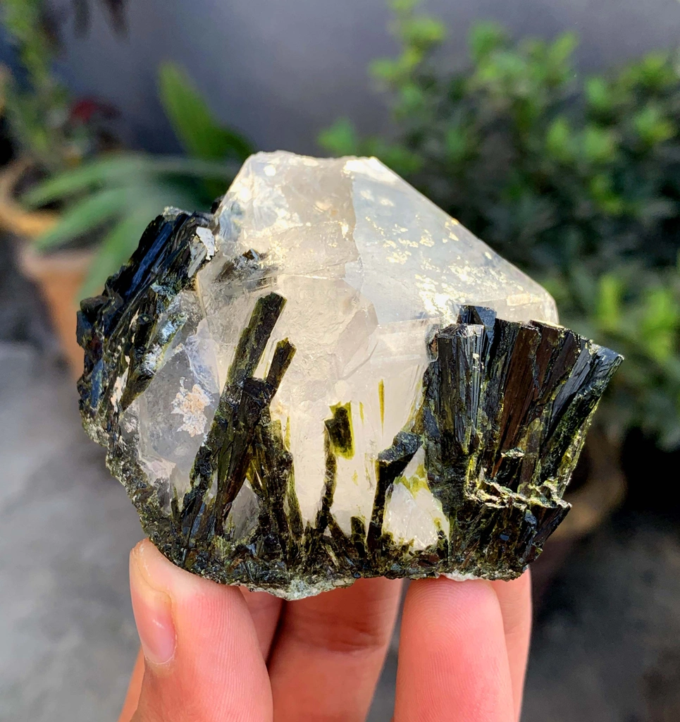Epidote from Skardu District, Gilgit-Baltistan, Pakistan - image 3