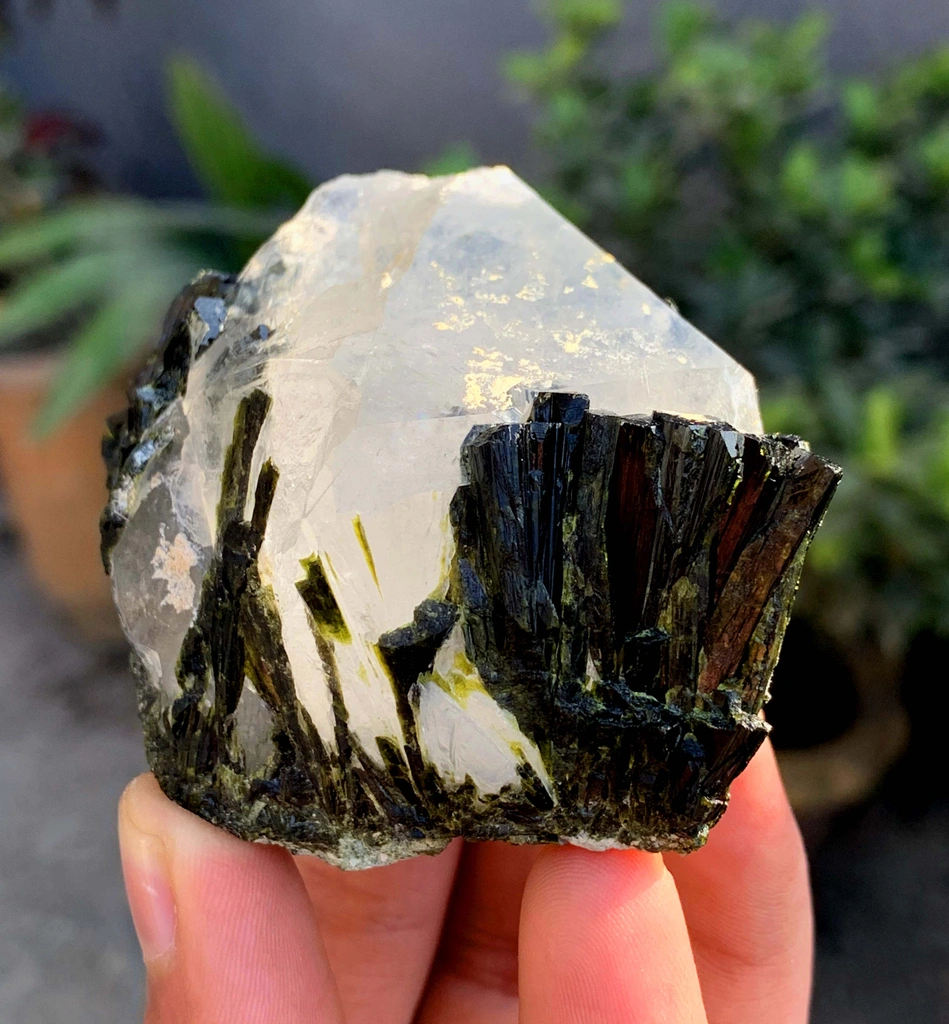 Epidote from Skardu District, Gilgit-Baltistan, Pakistan - image 5