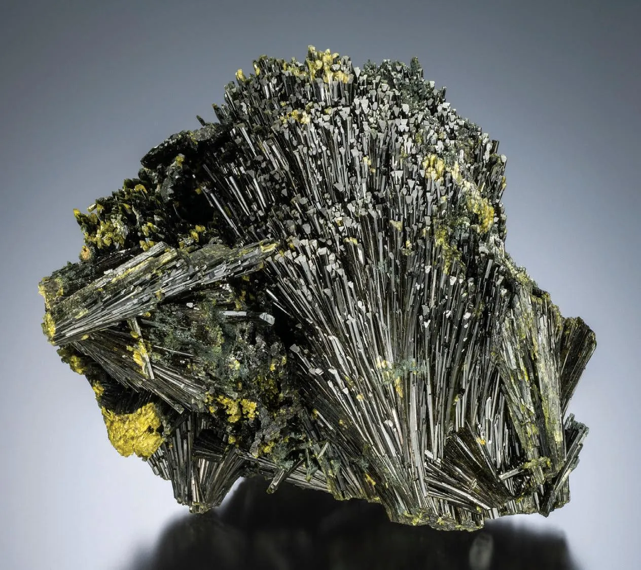 Epidote (jackstraw variety) - image 1