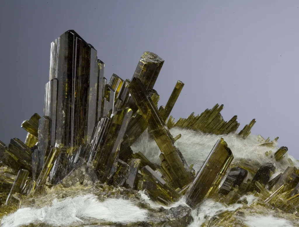 Epidote on Byssolite - image 5