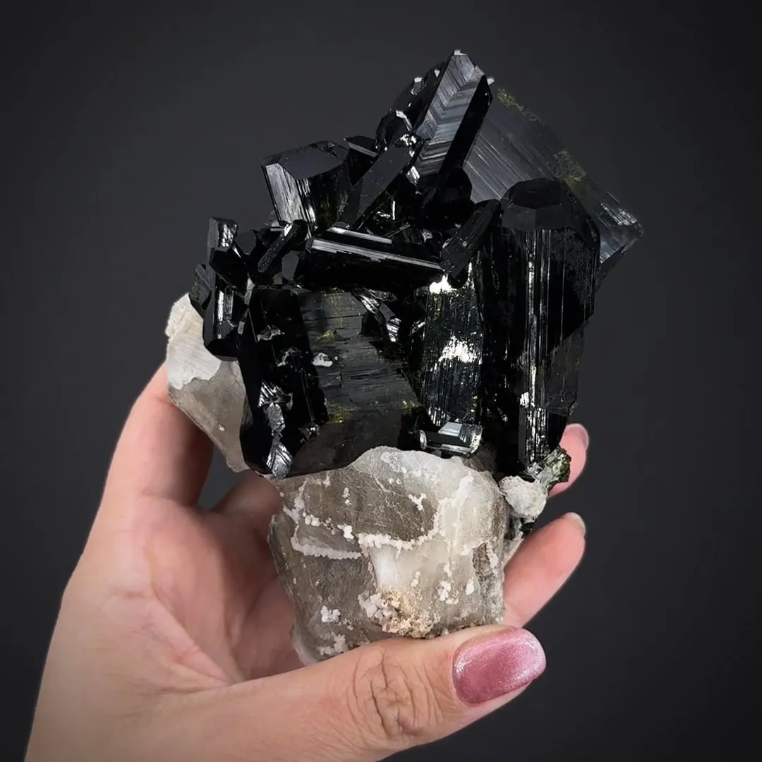 Epidote on Calcite - image 1