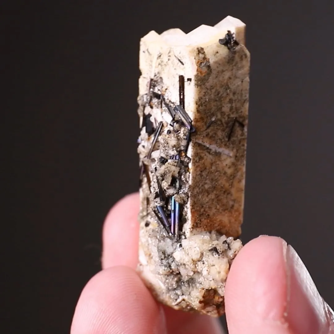 Epidote on Orthoclase - image 2