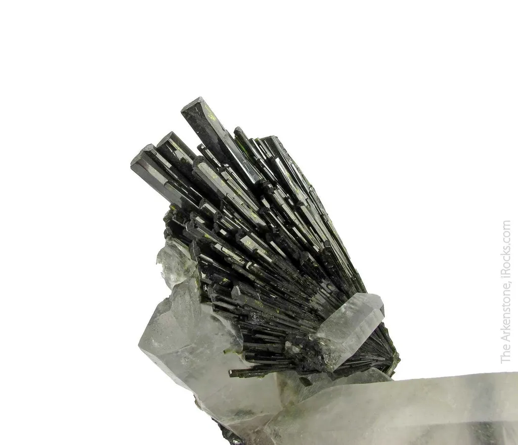 Epidote on Quartz image