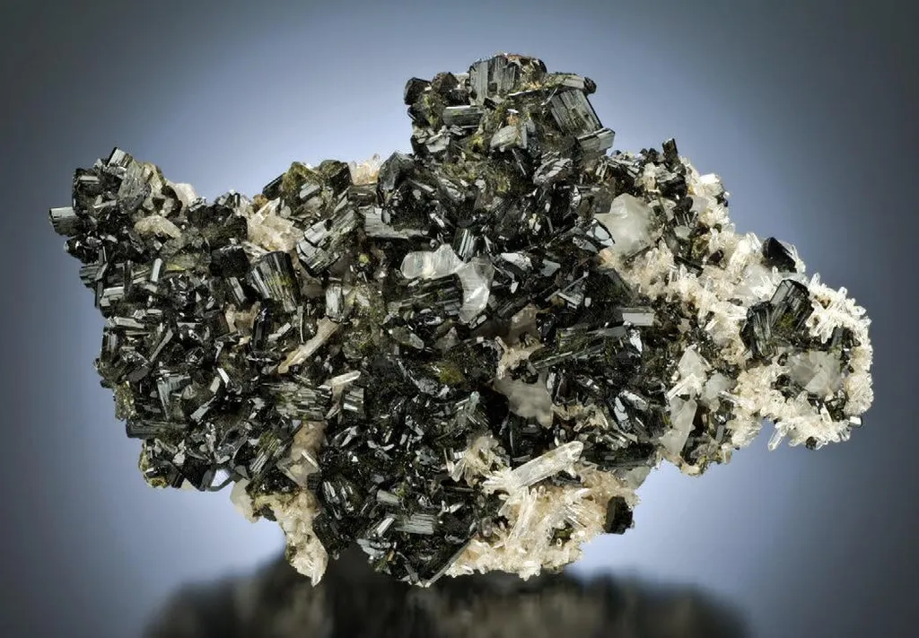 Epidote, Quartz, Calcite image