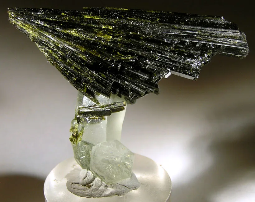Epidote, Quartz image