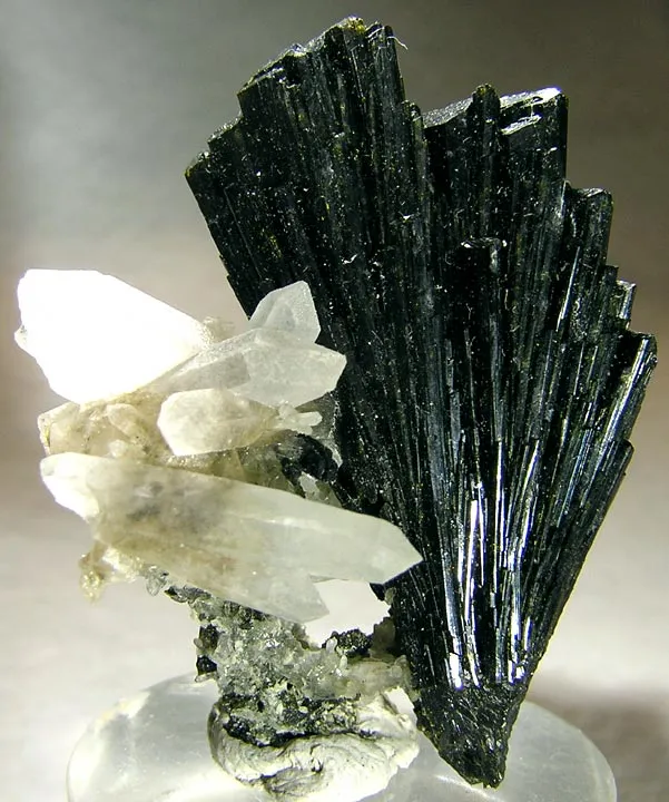 Epidote, Quartz - image 1