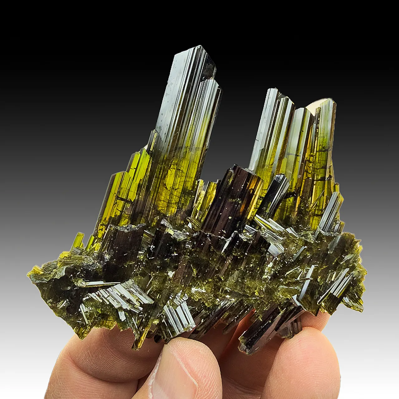 Epidote (repaired?) - image 1
