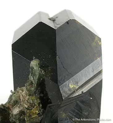 Epidote (Twinned) image