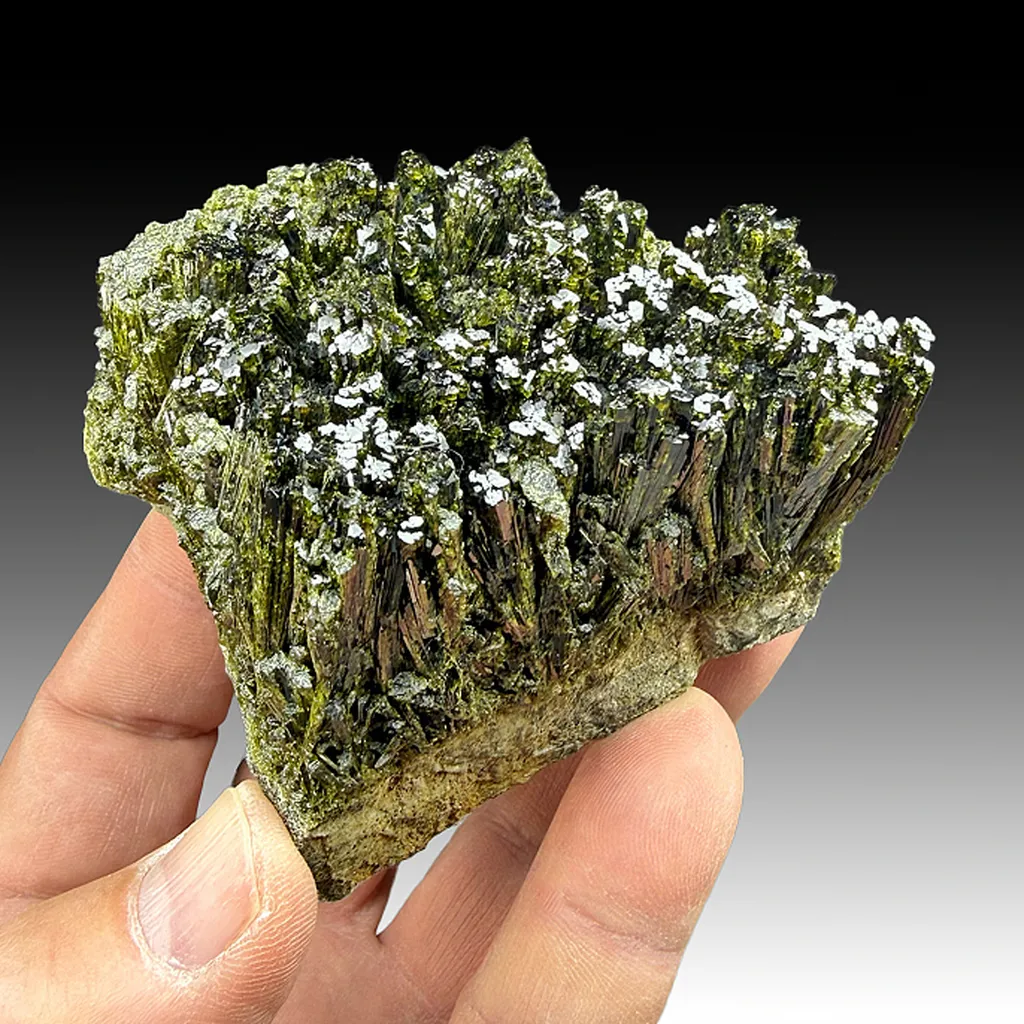 Epidote (type locality) image