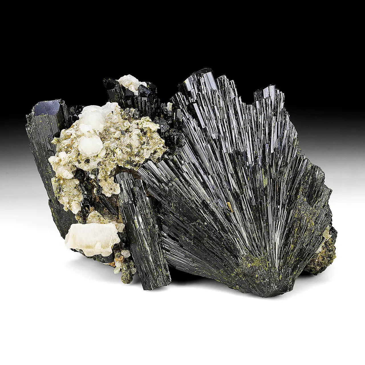 Epidote with Calcite - image 1