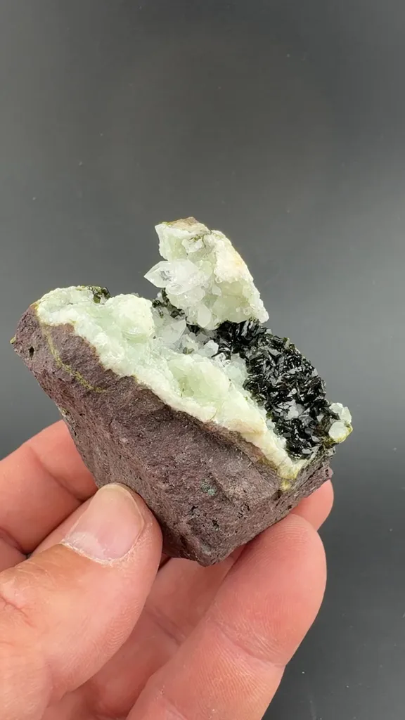 Epidote with Prehnite, Quartz image