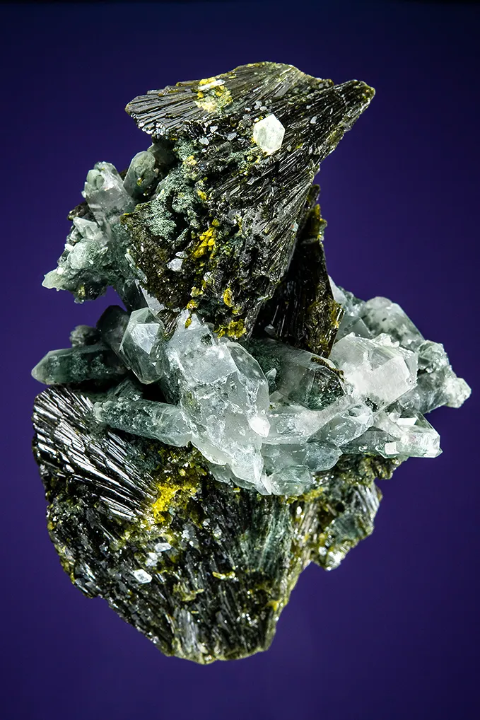 Epidote with Quartz image