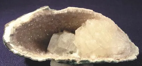 Epistilbite, Chabazite, Quartz image