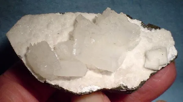 Epistilbite image