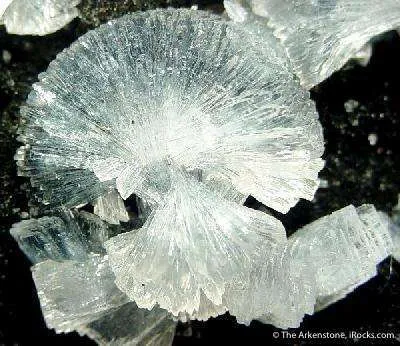 Epistilbite - image 2