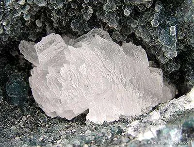 Epistilbite In Vug - image 2