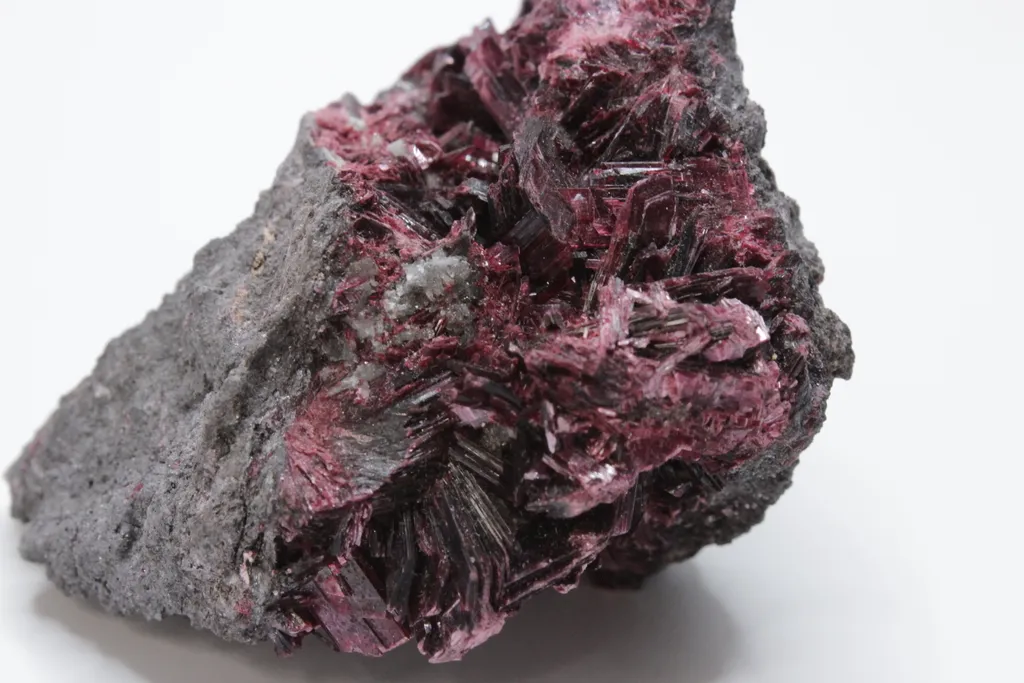 Erythrite
