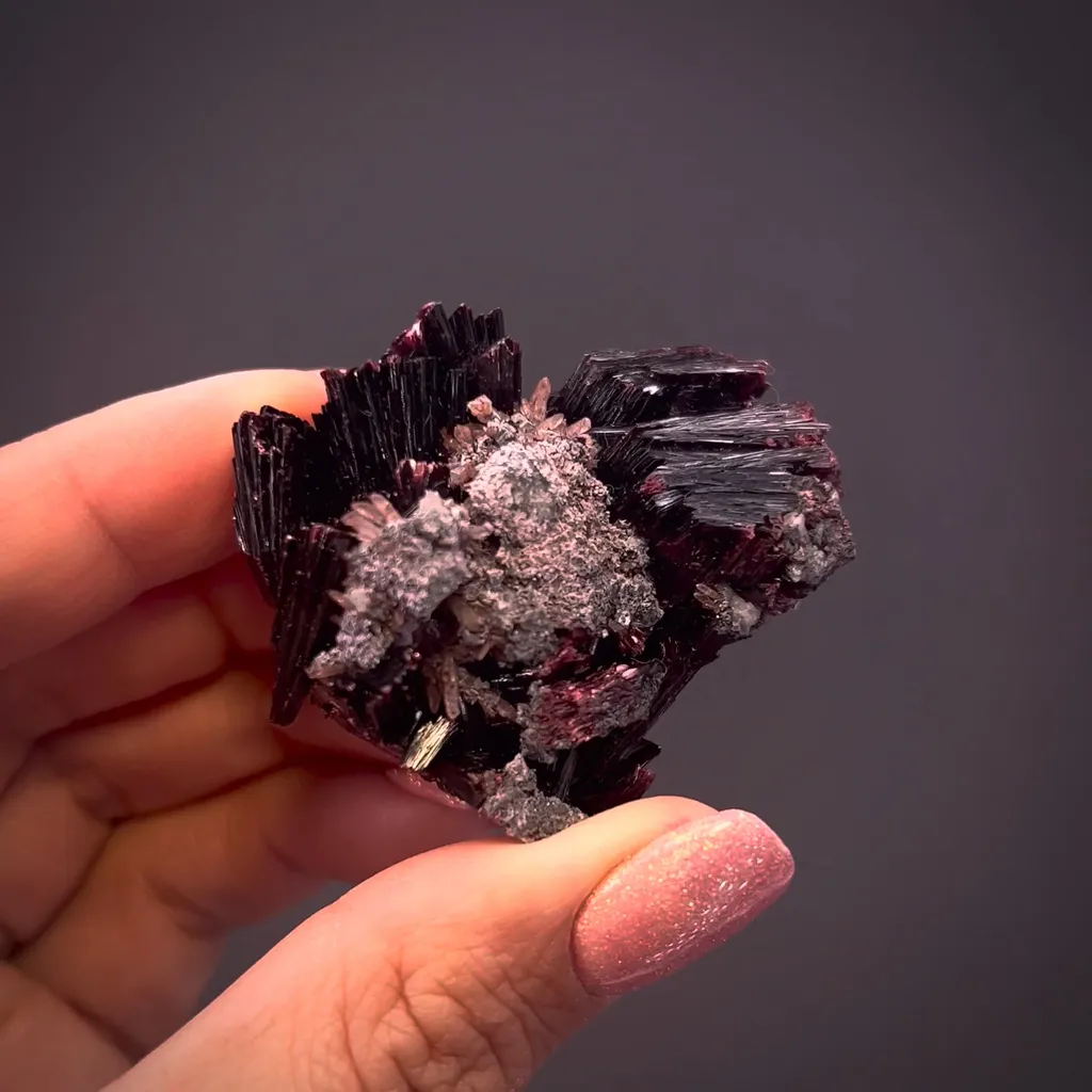 Erythrite - image 2
